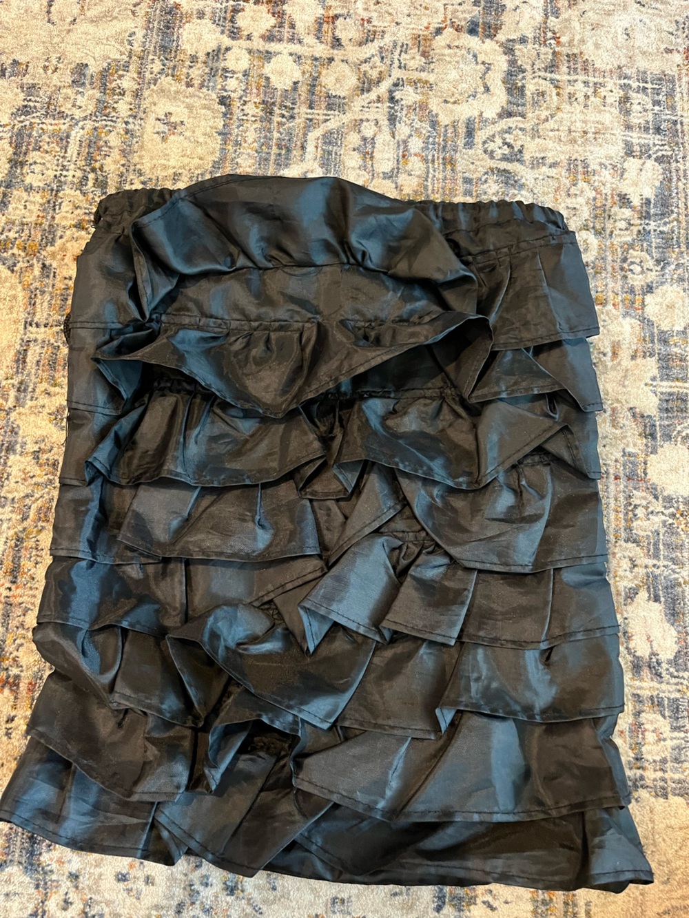 thirty-one Y2K Black Ruffle Drawstring Backpack - Picture 2 of 7